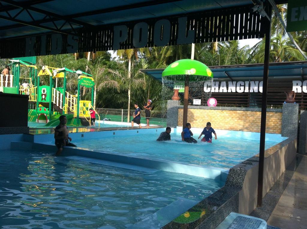 Hs Farm Waterpark Muar Bagian luar foto